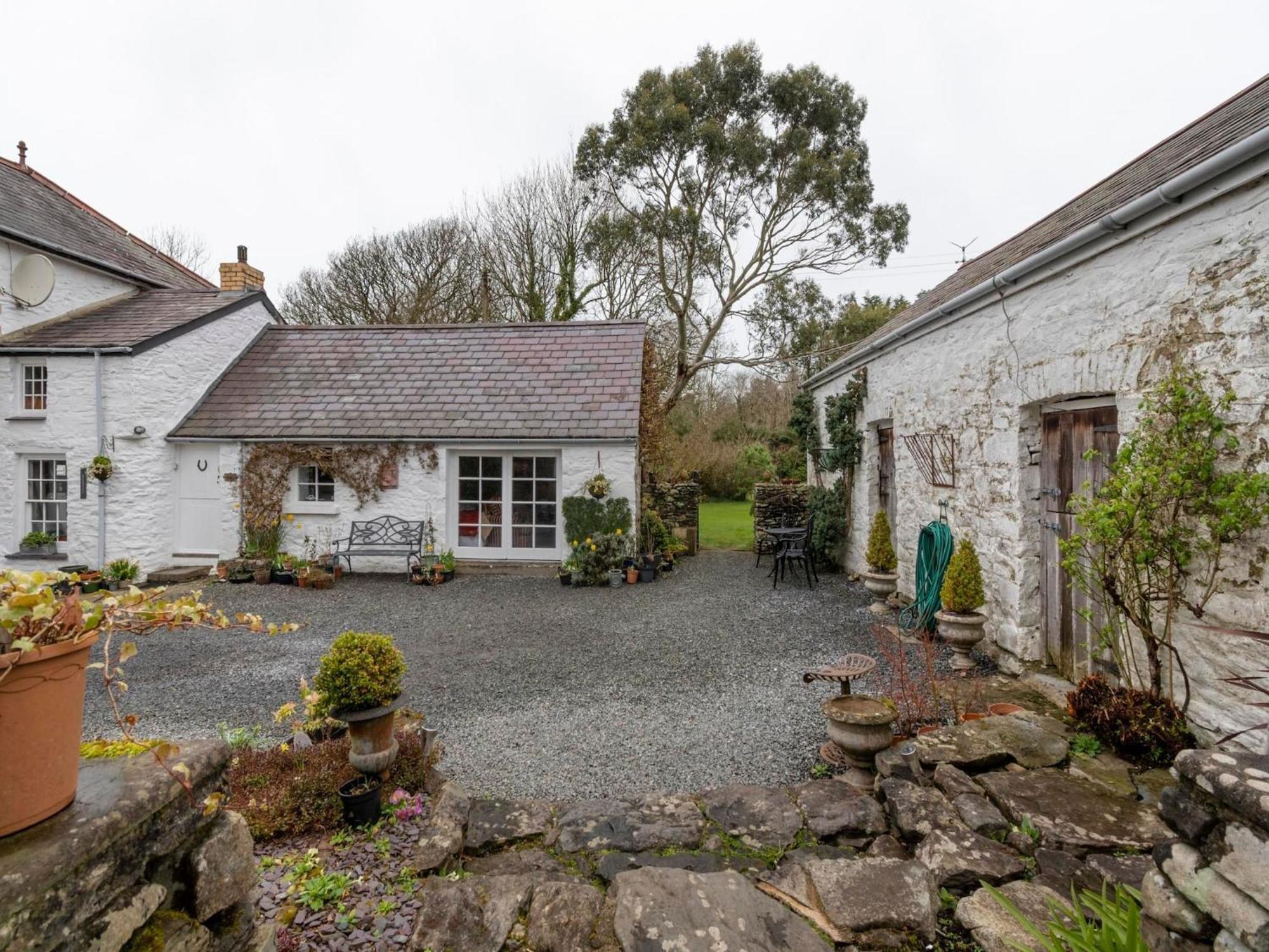 Secluded Holiday Home In Ceredigion With Garden Pennant  Exteriör bild